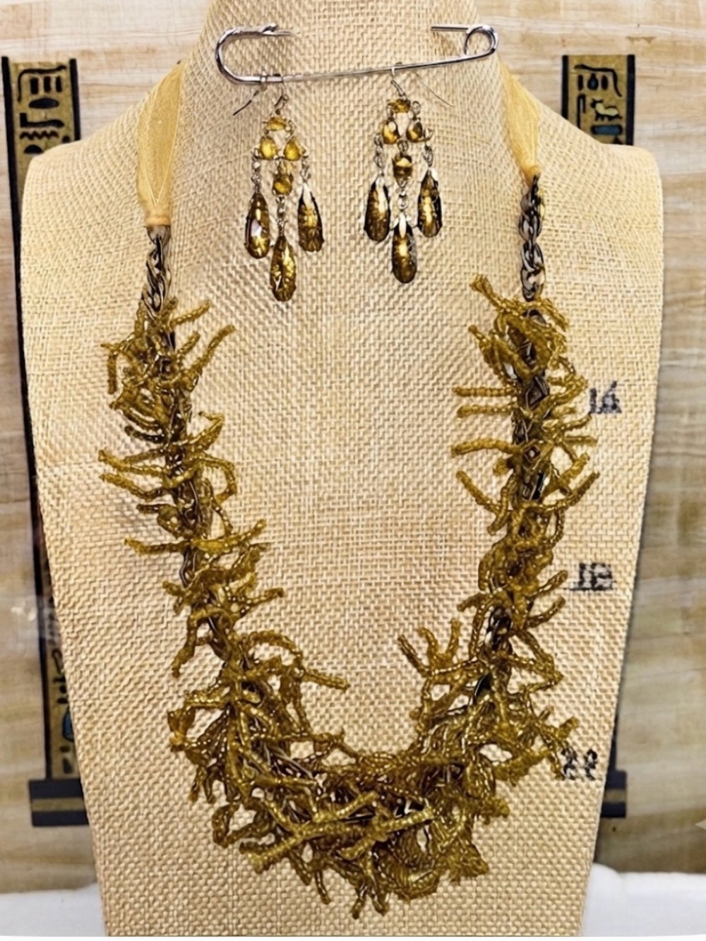 Gold Beaded Jewelry Set - Picture 6 of 8